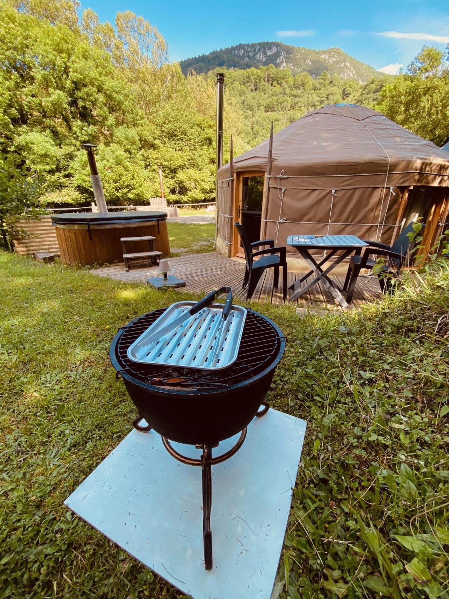 Wigwam, séjour ecolo glamping Frechet-Aure Extérieur photo